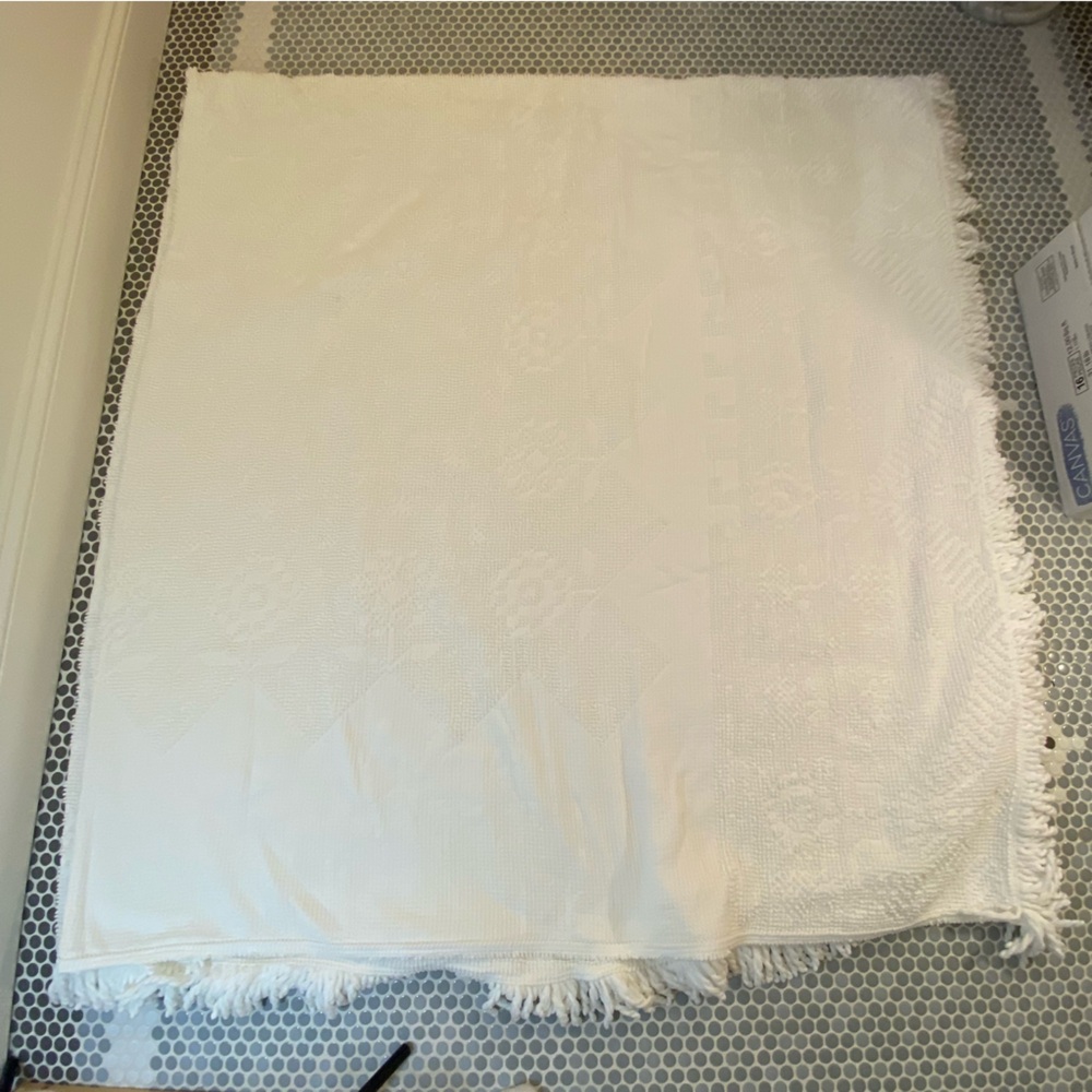 Bates of Maine Queen Elizabeth Cotton Matelasse King Size Bedspread White Cotton - Picture 6 of 16
